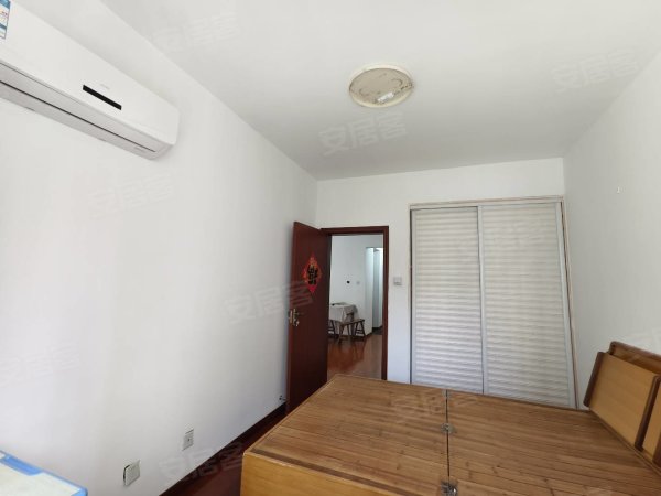 一中斜对面_陪读大两房_拎包入住_楼层好_停车免费_随时看房