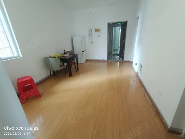 实图实价新出滨湖顺园简装两房两台空调朝南近地铁口随时可以看房