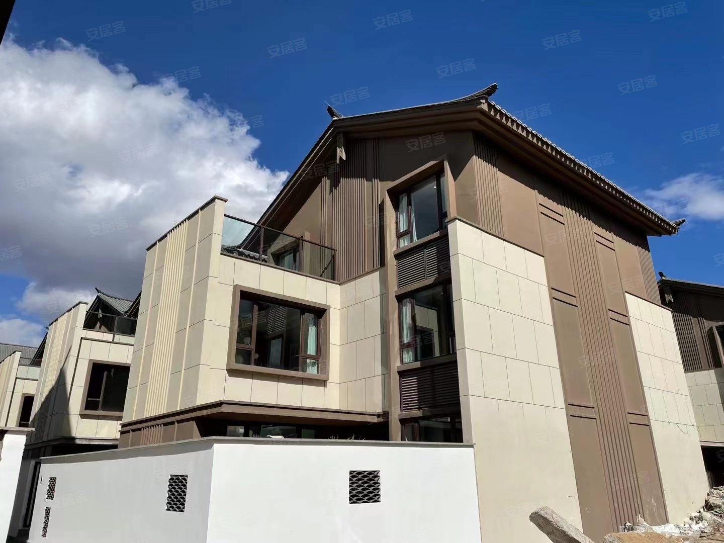 谷镇壹号院4室2厅4卫141㎡南北196万