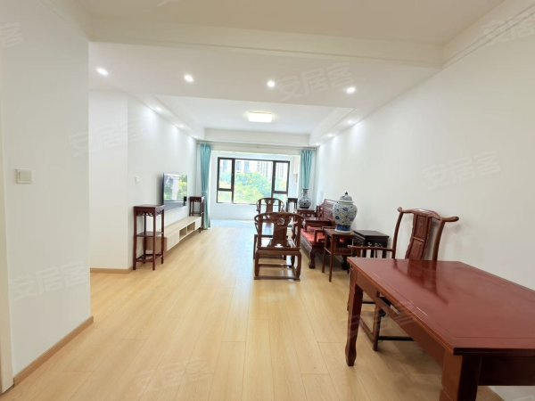 房东自住三房~全屋定制衣柜~全屋木地板~一级空调~实木家具！