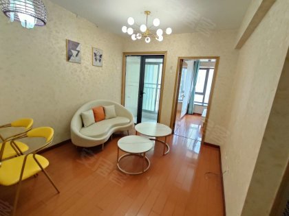 实拍真实_国防地铁口_新华优阁一室一厅拎包入住_西环广场