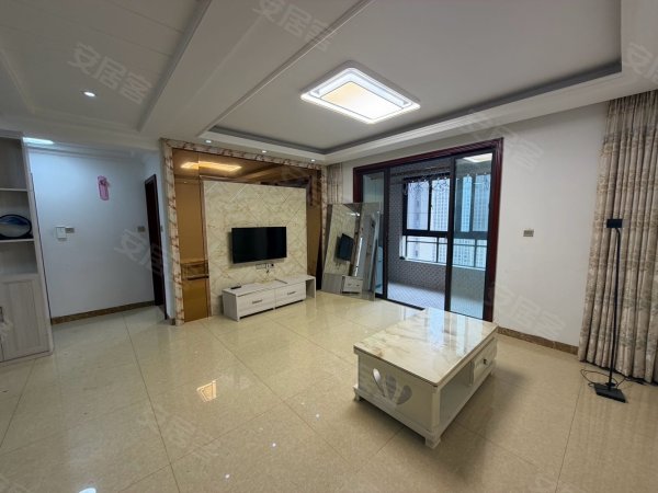 中铁滨湖名邸_精装三室_业主自住装修_全屋定制衣柜_家电齐全