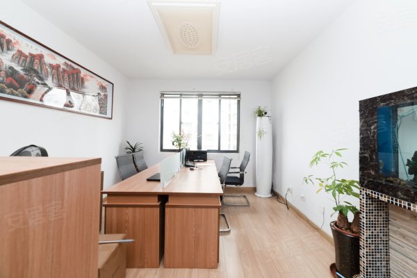科大东区，金寨路，精装修三室两厅，家电家具齐全