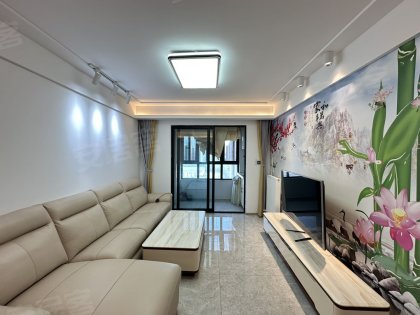 金隅大成东苑_16号线尧度河地铁_精装三房_拎包入住