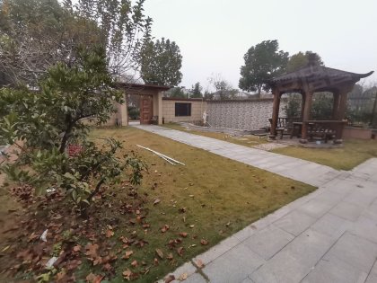 实拍真实_南站旁_近政务区泓泰苑别墅停车方便_办公住家接待