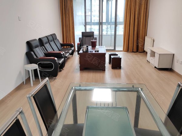 真实新出的徽贵苑边户大三房两卫出租！拎包入住！近方圆荟金融港