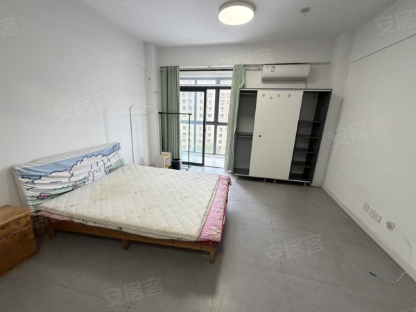 四里河杏花村地铁口利港四季华庭民用水电一室一卫一厨一阳台朝南