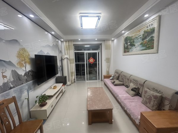 龙岗路_万成华府_三房婚房装修_客厅带空调_拎包入住
