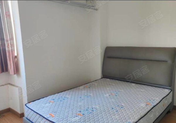 东景苑电梯房冰箱，洗衣机，空调全退月桌面一生活方便，随时联系