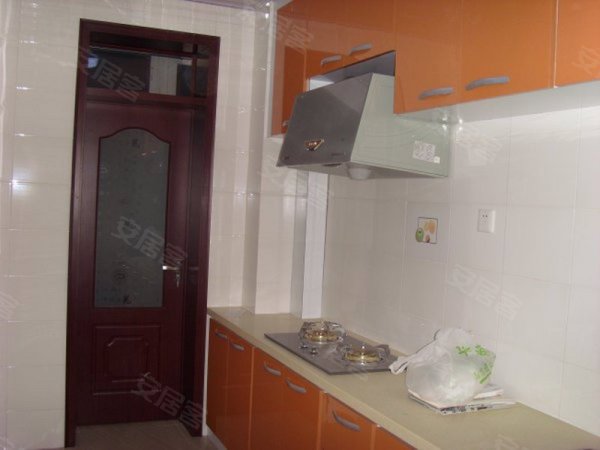 招商银行有没有一个类似余额宝的理财,每天计