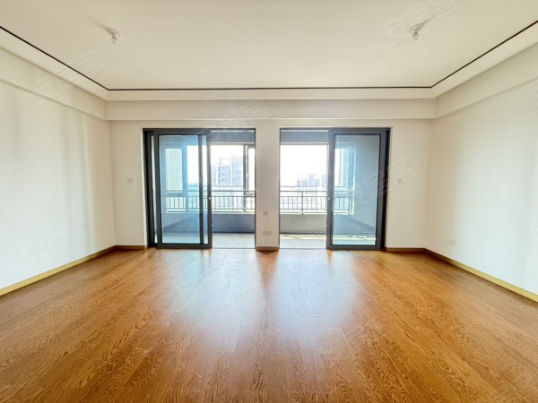 融创长江壹号物业直营_大横厅可自住可办公_带中央空调地暖
