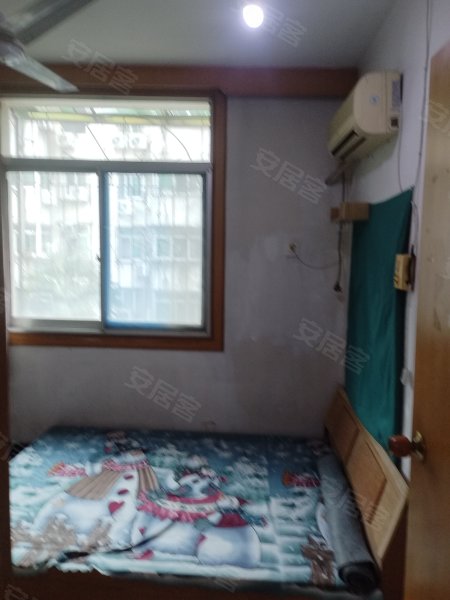 三楼_轻工商城对面_恒大广场旁3室1厅空调3台热水器冰箱洗衣