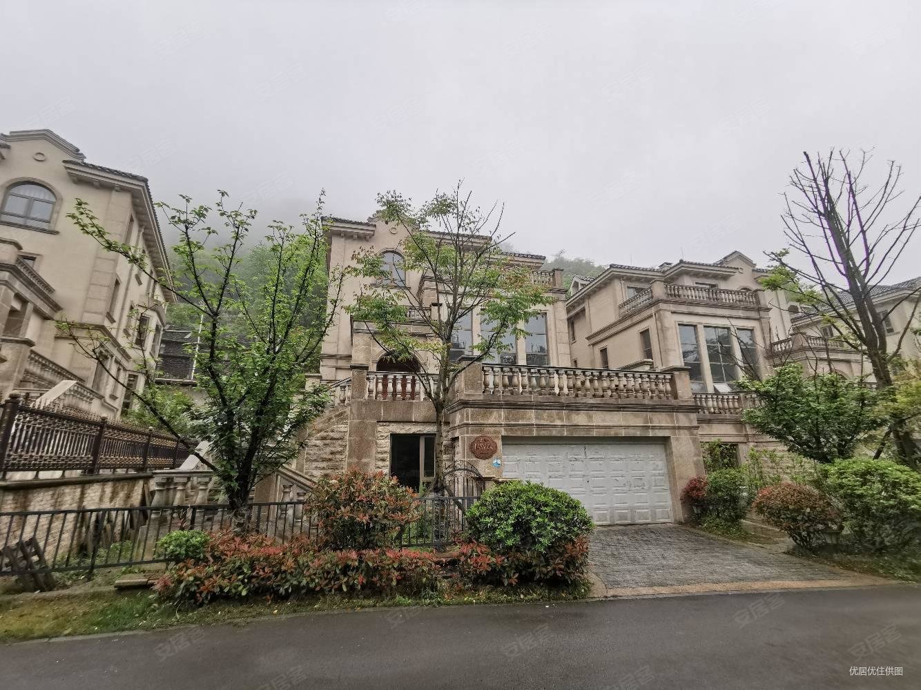 贵阳市黔灵半山独栋别墅4层使用1500平左右业主诚意出售