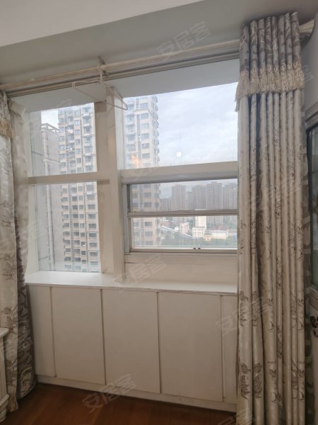 安粮唯品会_自由舱公寓_一室一厅！家电齐全_拎包入住！