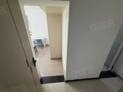 洪岗地铁口（朝南原始独卫）新华国际（港汇广场）华地金融