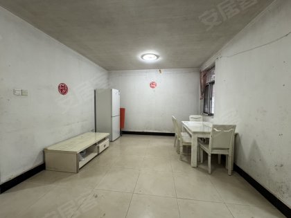 一楼带院子_南国花园_2室1厅1卫__73平米