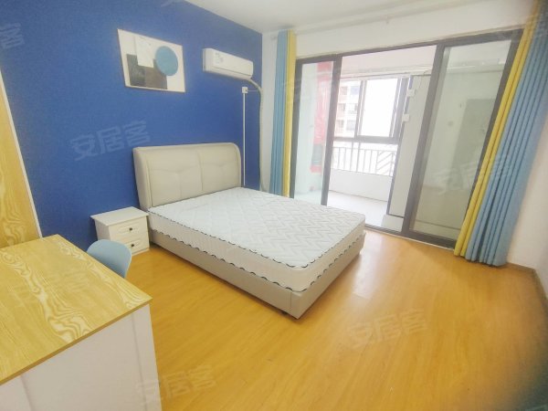 简约轻奢户型，打造舒适居家空间，百大新悦城，拎包入住押一付一