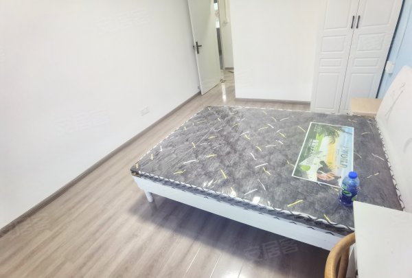1个月也租_山湖苑西区_四季花海_电商产业园三期_押一付一