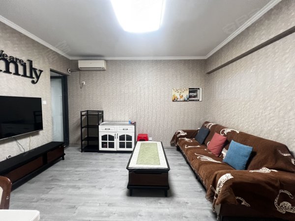 一号线地铁_合工大旁_精装两室首次出租_住宅有燃气_随时看房