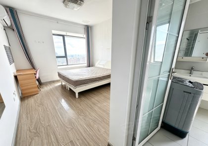 高新区四户室20平米正南18层