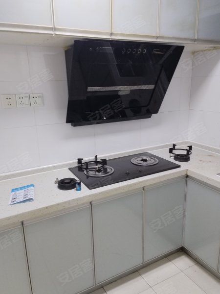 三楼_精装房_白水坝地铁旁_2室1厅空调2台热水器冰箱洗衣机