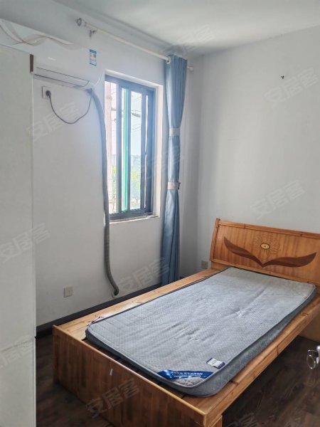 六楼，三台空调，可当员工宿舍，随时看房入住