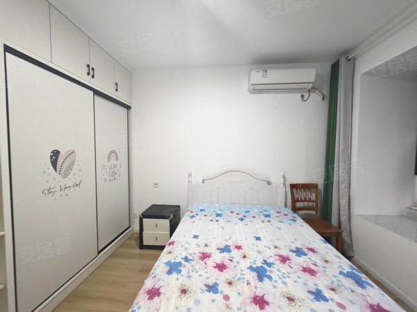 此房干净整洁，家具家电齐全，拎包入住，诚心租