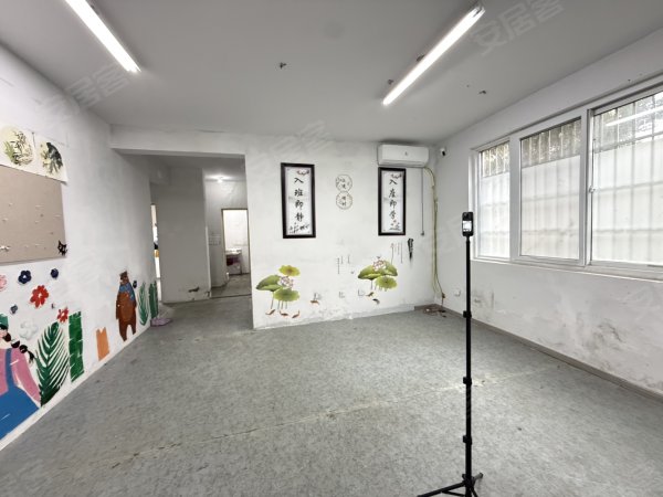 新店花园_一楼出租_适合补习班_开小店_做生意
