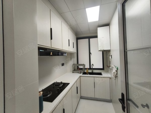 全屋供暖_稀缺房源_75平瓷砖通铺_万象汇_西湖国际_包物业