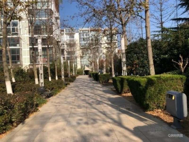 降价急售前排楼座近雕塑园海边一楼带大花园鲁信未央花园