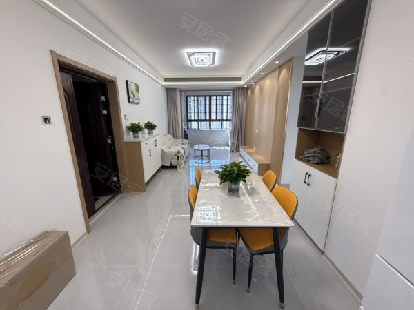 新店雅苑精装两室_业主自住_中央空调_全屋瓷砖吊顶_定制衣柜