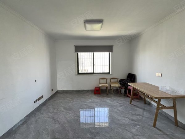 金都华庭四期_花园位置_配套齐全_拎包即住_紧邻地铁_有钥匙
