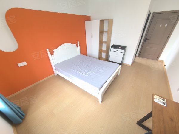 自家房屋便宜出租（朝南主卧独卫）蔚蓝商务港（民用水电可做饭）