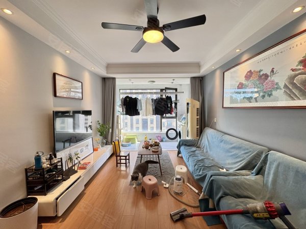 政务旁_建发雍龙府精装修复式loft稀缺户型精装三室拎包入住