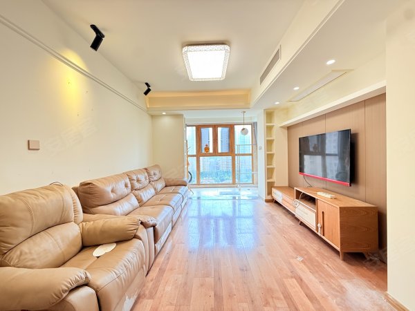 东方蓝海D区精装修三房~房东自住装修~家具家电全齐~看房方便