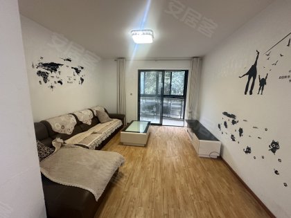 实拍_绿地中心四号线地铁口旁_精装通透三室_家具家电齐全
