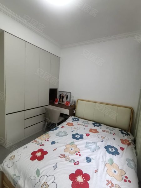 团校宿舍一中长江路校区顶隔壁全新装修家具电器齐全随时入住