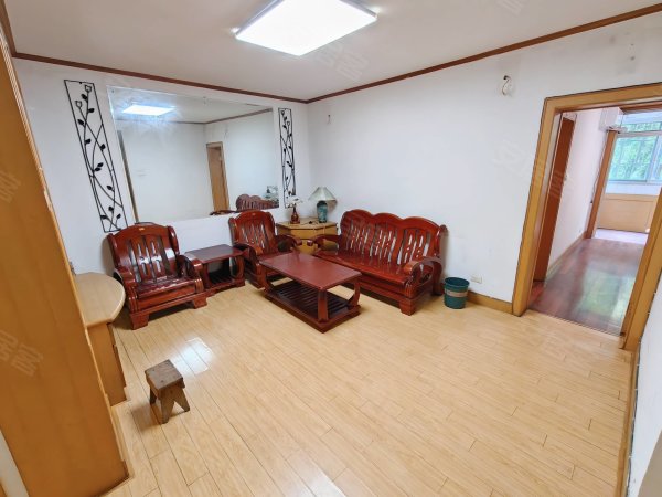 沿河路_可苑新村_精装三室_楼梯房_家具家电齐全_拎包入住