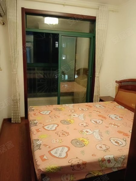 格林丽景三室整租，家具家电齐全随时看房拎包入住
