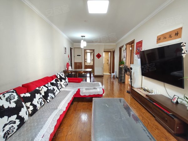 万科蓝山一期精装婚房出租_全屋实木家具_近地铁_近寿春中学