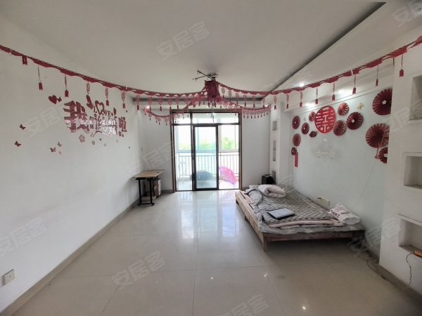 新上静安新城南区4室2厅2卫干净卫生拎包入住