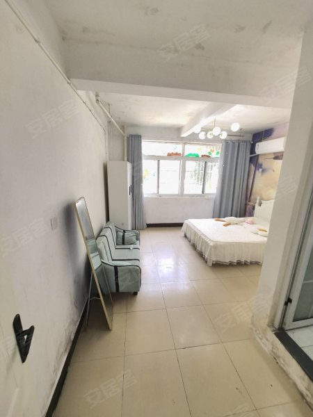 大学城北地铁口超大独卫，靠近合工大中环城大润发星达城簋街