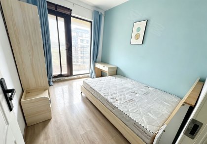 世茂国风__阳台卧_民水民电_押一付一_通风好__拎包入住