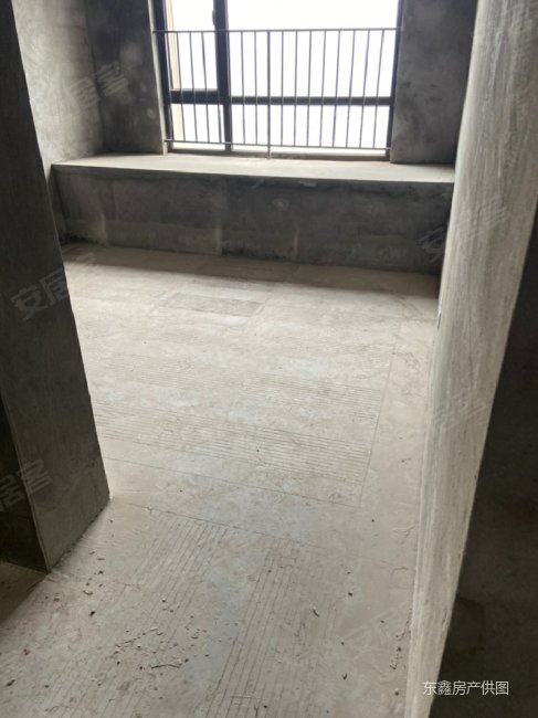 财信城(石柱)3室2厅2卫98㎡东53万