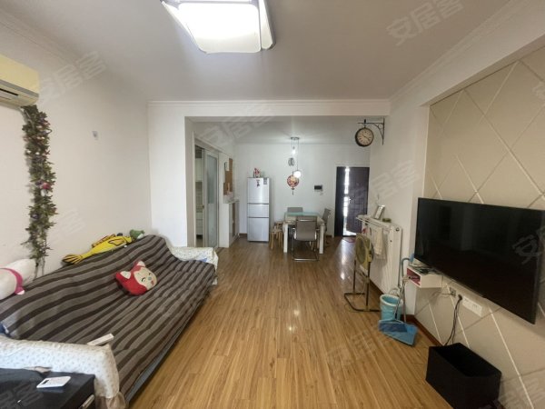 洪岗地铁口，华地金融中心，港汇广场精装两室两厅一卫_拎包即住