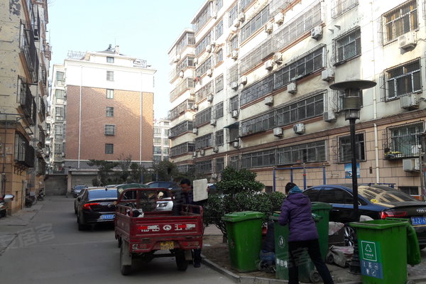 鲁中人口碑_鲁中监狱犯人干活图片