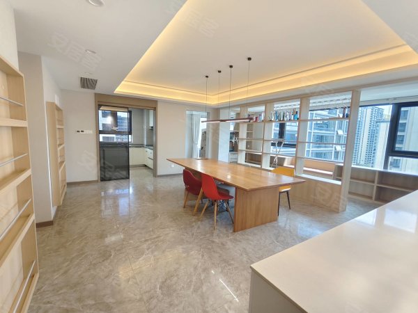 龙湖光年_精装大横厅四房_住家办公两用_全屋地暖_龙湖天街