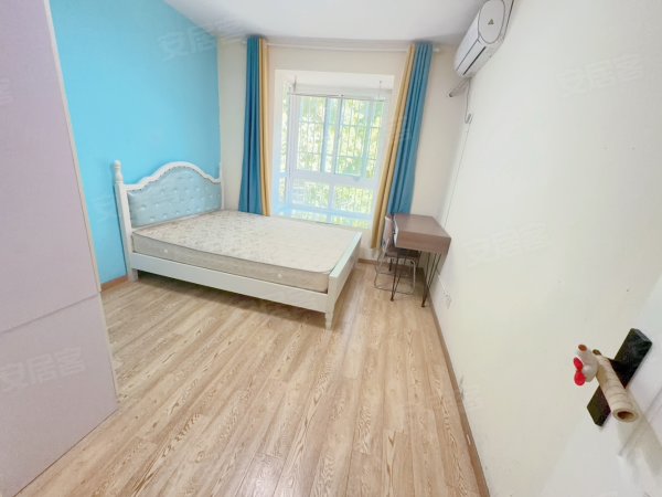 押一付一拎包入住无中介费