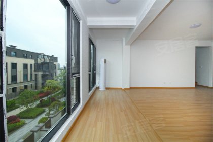 北雁湖地铁口，叠墅，三四楼，适合工作室办公，诚租，世茂国风