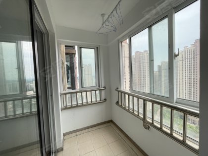 滨湖沁园_急租！押一付一_带大阳台